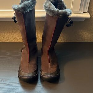Privo by Clark’s Cozy Brown Faux Fur-Lined Women's Winter Boots size 6